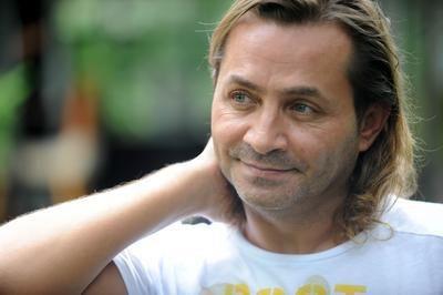 <p><b>Armagan aglayan ?@Armagan_caglaya </b></p>  "Nefret sularnn" tanm nasl yaplacak? "Affedersiniz Rum" demek nefret suu mu mesela?