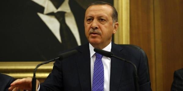 <p><b>Dr. Halil ULUER &#8207;@HalilULUER </b></p>  Trkiye prangalarndan kurtulmaya devam ediyor. Kamuda barts yasa kaldrld.   Durmak yok zgrlklere devam..#DemokratiklesmePaketi