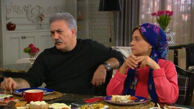 ocuklar Duymasn'da canlandrd Emine karakteriyle hafzalara kaznan oyuncu Melek ahin'in yeni hali grenleri artyor.ocuklar Duymasn ekrandaki 15. yln geride brakrken dizideki karakterler de zihinlere kaznd. Bu karakterler arasnda hizmeti roln oynayan Emine de yer alyor.