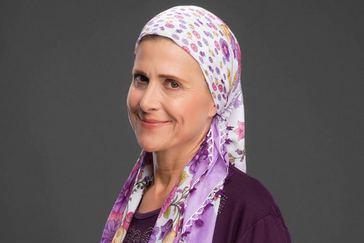 Deneyimli oyuncu 2000 ylnda kendisi gibi oyuncu olan Necmi Yapc ile evlendi ancak bu evlilikleri fazla uzun srmedi ve ikili 2001 ylnda ayrld.