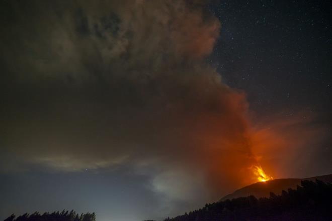 Havalimannda altyap koullar dzeldiinde uularn yeniden balayaca, 18.00'den sonra bunun mmkn olabilecei belirtildi.