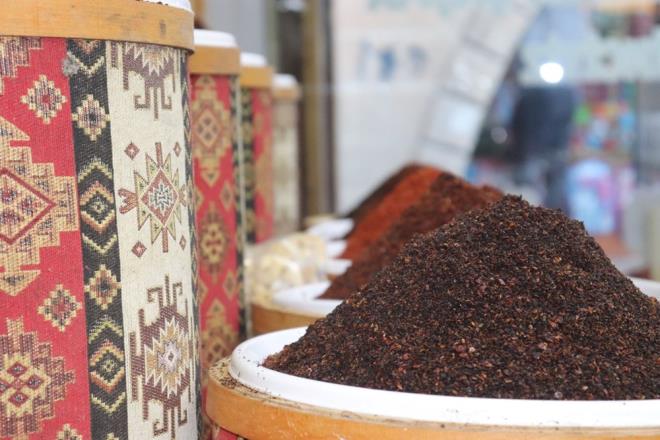 Ancak diyet ve spor yapmanza ramen karn blgesindeki yalardan kurtulmak pek kolay olmaz. Burada ya yakc baharatlar devreye sokarak hzl bir ekilde fit bir grnme sahip olabilirsiniz.