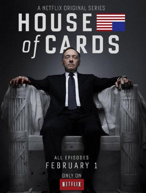 <b>21- House of Cards:</b> BBC'nin ayn adl mini dizisinden uyarlanan dizinin arkasnda hayli salam isimler var. Kevin Spacey ve David Fincher'n yapmclar olduu dizinin BBC versiyonu da Michael Dobbs'un kitabndan uyarlanm.