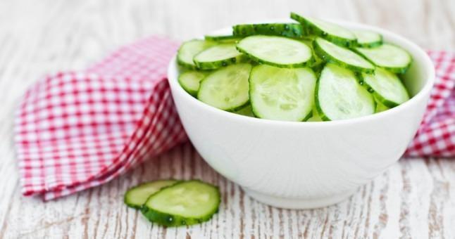 Kahvalt ve salatalarda zellikle tercih edilen salatal pazardan veya marketten satn aldnzda birka gn iinde bozulmamasn salamak iin doru saklama koullarn oluturmanz gerekiyor.