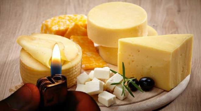 Son dnemde piyasada satlan birok rne kar sava aan vatandalar son olarak sahtesi yaplan kaara da sava at. Uzmanlar farkl malzemeler kullanlarak daha ucuza yaplan kaarlar sal da olumsuz etkilediini belirtiyor. Bunun nne gemek iin birok kii sahte kaar anlamnn yollarn aryor. Peki sahte kaar nasl anlalr? te en basit yntemi...