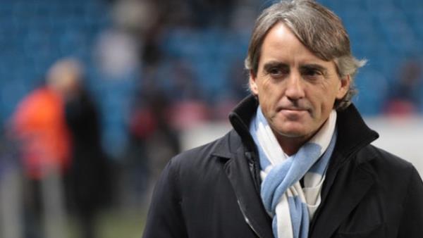 Ad geen bu futbolcularn, Mancini'nin istemesi halinde Galatasaray opsiyonunu severek kabul edeceini de vurgulayan gazete, talyan teknik adamla Galatasaray'n flrtnn ngiliz kulbnn de yakn takibinde olduunu belirtti.