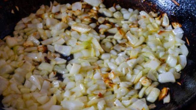 Baz yiyeceklerin uyumu, lezzeti iki katna karabilir. Yemek piirirken ise kullanlan ve lezzete lezzet kazan o ikili soan ve sarmsaktr. Soan ve sarmsak yemeklere farkl bir aroma verdiinden hemen hemen her yemekte kullanlr. Bu sayede yemein lezzeti de artabilir.