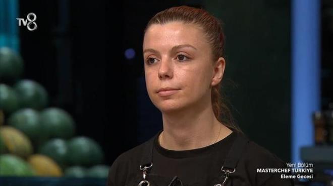 VEDA EDEN SM  <p>  MasterChef Trkiye'ye veda eden isim mmhan navc oldu.