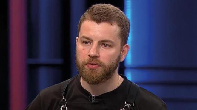 Alper: Potaya ilk defa giriyorum, bunu da hak ettim. Ya kalrz ya gideriz, buras byle bir yarma. Psikolojini salam tutamazsan, iradeni salam tutamazsan yuvarlanmaya balarsn. Ben de bu hafta yle oldu. Kafam veremedim hibir ie.