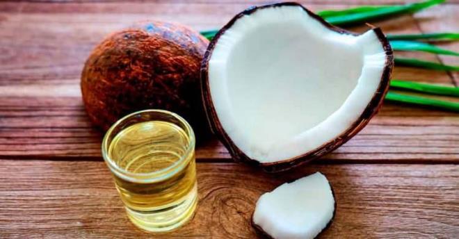 6- HNDSTAN CEVZ YAI         Trigliseritlerve keton ieren ve beyin iin enerji kayna olarak ilev gren Hindistan cevizi ya, beyin sal iin olduka faydaldr. Ayrca nrodejeneratif hastalklarn ilerlemesini yavalatabilecek zelliktedir.