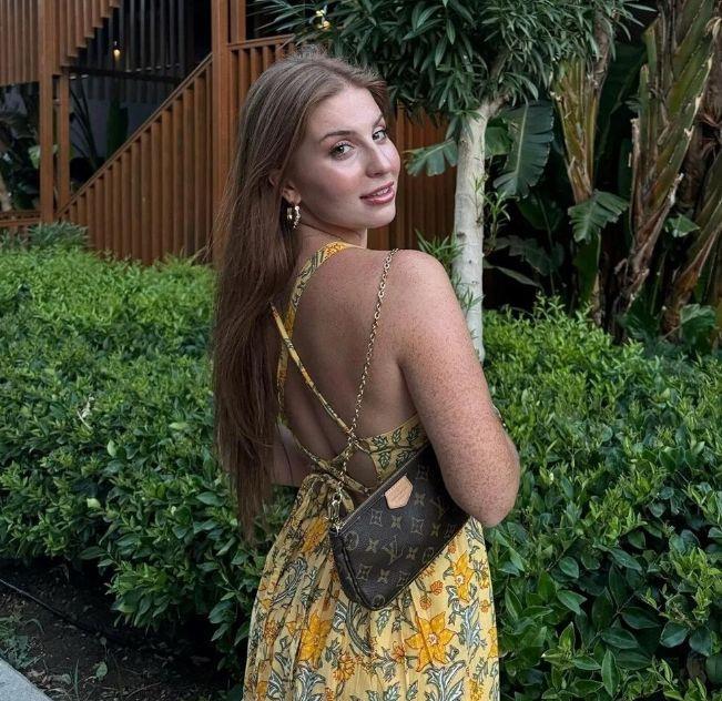 nl isim, imdilerde sosyal medya hesabndan yapt paylamlarla gndeme geliyor.