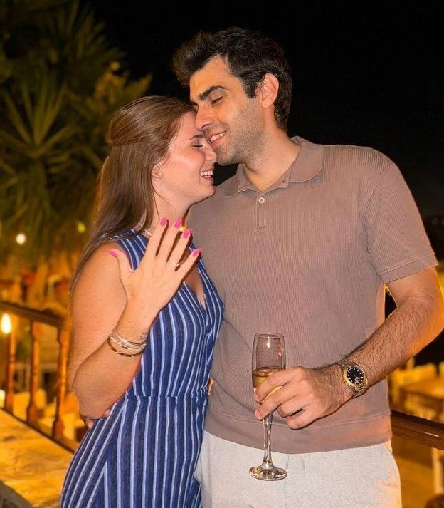 Oulcan Can da sevgilisi zkaya'nn kendisine "Evet" dediini bu kare ile duyurdu.