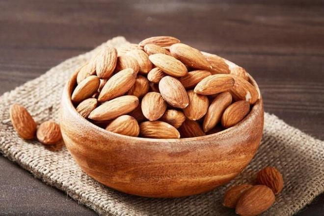 Badem   <br>  Badem, kemik saln desteklemede bir numaradr. Ayn zamanda kan ekerinin aniden ykselmesini engeller.