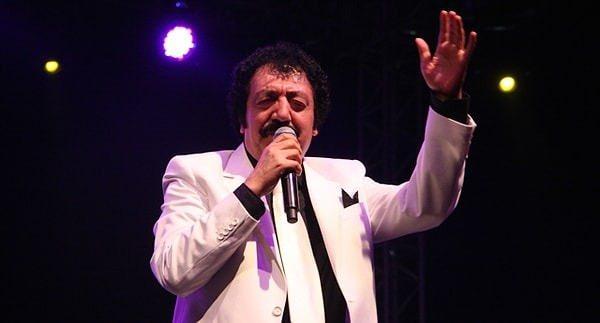 7- MSLM GRSES    Merhum Mslm Grses, babas annesini ldrdkten sonra tm ailesinden tamamen koptu. Baba tarafndan akrabalaryla da neredeyse hi grmedi. 'Kimsesiz' kalan Mslm Grses'in tek ailesi Muhterem Nur oldu.