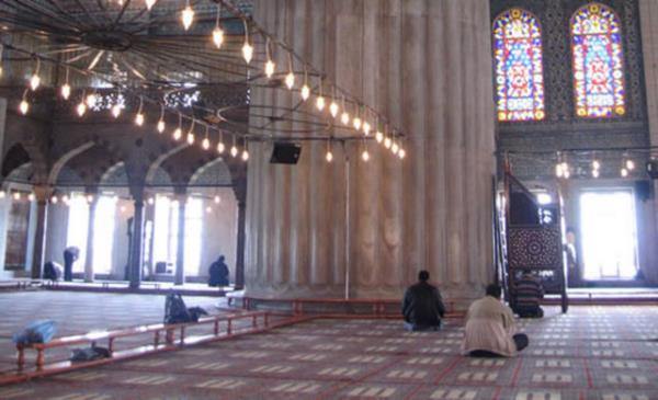 Dini ibadet ve ayinlerin, bireysel olarak yaplmasnn engellenmesi de Trk Ceza Kanunu'na gre 1 yldan 3 yla kadar cezalandrlabilecek.