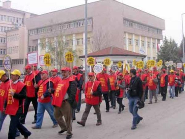 <b>YRY:</b> Toplant ve gsteri yrylerinin sreleri 1 saat uzatlyor.