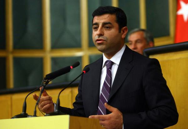 <b>E GENEL BAKAN:</b> 2'den fazla olmamak kaydyla, partilere e genel bakan sistemini uygulama imkan getiriliyor.