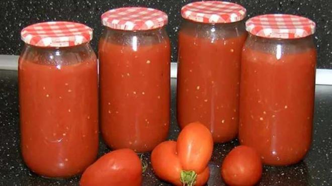 "Konserve kapa imise, konserveyi atnzda kt koku, ekime, kprme varsa bunlar bozuktur ve tketilmemesi lazm. Marketlerdeki konservelerde ise kapakta ve teneke kutularda ilik, ezik ve gk varsa bunlar satn alnmamal. Kavanoz kapaklar konservecilikte tek kullanmlktr, birka sefer ayn kavanoz kapan konserve yapmnda kullanmamak gerekiyor. Kavanozlarn boyun ksmndaki trnaklarnda atlak olmamas lazm."