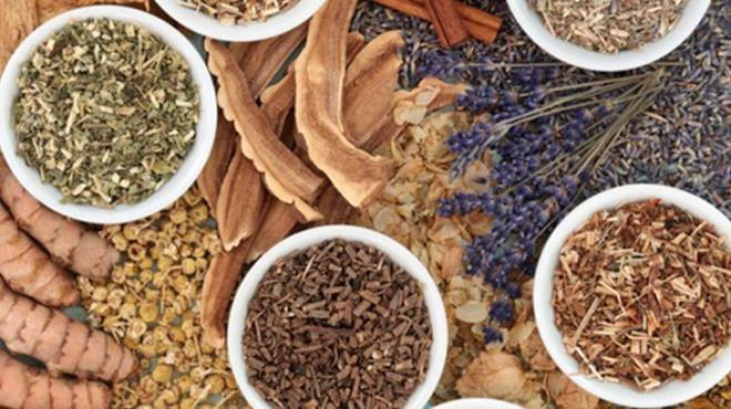 1 bardak kaynar suyun iine 1 tatl ka kuru kse otu atp 5-10 dakika dinlendirin. Ardndan suyunu szp iebilirsiniz.