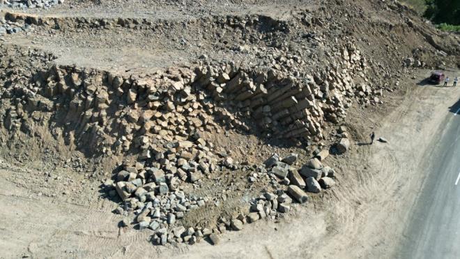 Bu lokasyonun jeoturizmden yararlanabilmesi iin gerekli almalarn yaplmasn isteyen Gizligl, "Bu konunun uzman olmaya gerek yok, herkes bu begen yaplarn uzun stunlarn altgen yapnn sra d olduunu, normal hayatn aknn dnda bir eyler olduunun farknda ve gelip fotoraf ekiyorlar. lkemizin turizmine katkda bulunmas iin ehrimizin turizme katkda bulunmas iin nemsiyoruz." diye konutu.