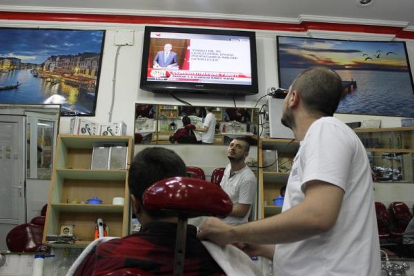 Nkm.Deniz Devrim diye yrtnanlar gercek devrim yapld. Kamuda ba rts serbes #DemokratiklemePaketi