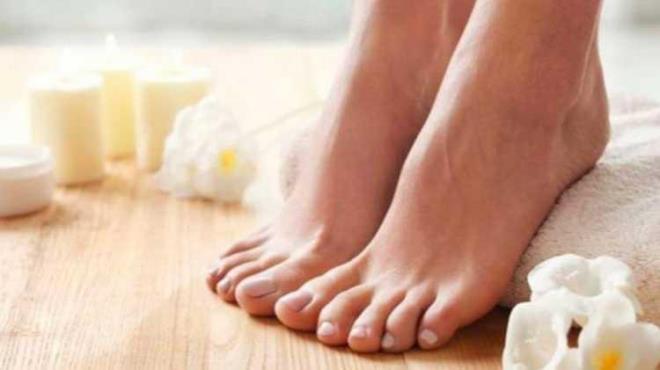 Aratrmaclar kard ayak numaralar ve yaam sresiyle ilgili olarak erkeklerde 46 numaral ayakkab giyenler 75 ile 82 ya aralnda olacak ekilde hemcinsleri arasnda en uzun sre yaayanlar oluyor. Dier taraftan yine erkeklerde 38 numara giyenlerin ise 63-66 arasnda olacak ekilde en ksa mre sahip olduklar belirlendi.