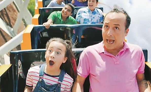 Tolga evik, kz Tuna ve olu Tan evik, 'Sen Benim Hereyimsin' filminde birlikte rol almt.