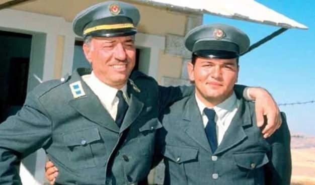 Trk sinemasnda nemli yeri olan isimlerden biri olan Kemal Sunal, olu Ali Sunal ile 'Propaganda' filminde birlikte rol ald.