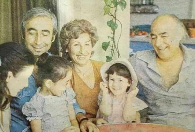 Trk sinemasnn usta isimlerinden olan Ali en ve ener en birlikte birok filmde rol ald.