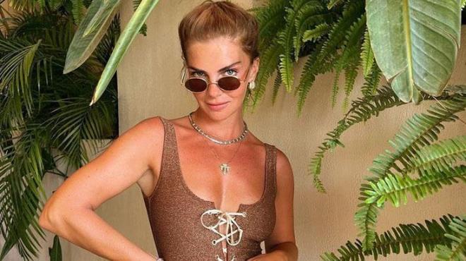 Trkiye'nin sevilen oyuncularndan Pelin Karahan, fazla yalarndan kurtulmak iin kilo verme srecine balamt. Uygulad yntemlerle dikkat eken nl oyunu, salkl yaam benimsemek konusunda birok detaya dikkat etti. Sosyal medya kullanclarnn dikkatini eken bu giriim, Karahan'n sadece 1 ay gibi ksa bir srede 10 kilo vermeyi baarmasyla sonuland.