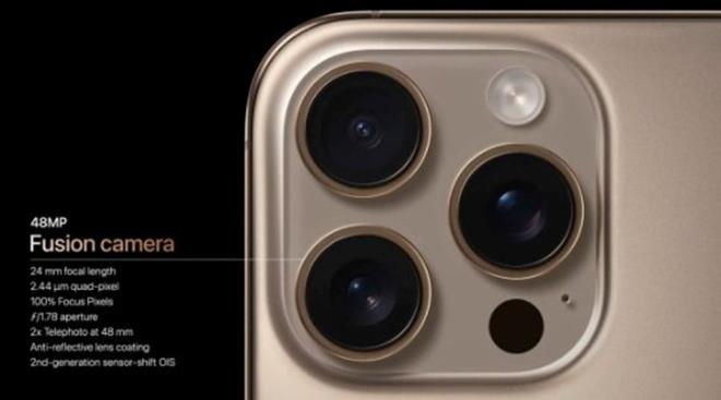48 MP FUSION KAMERA  <p>  iPhone 16 Pro daha fazla znrlk ve kontrol getiriyor. Ayrca hareketli nesnelerin keskin grntleri iin daha fazla nbellee sahip 48 megapiksel Fusion Kamera'ya sahip.  <p>  ULTRA GEN KAMERA 48 MP  <p>  iPhone 16 Pro, drt piksel sensrl yeni bir 48MP ultra geni kameraya ve daha nce olduu gibi 12MP 5x telefoto kameraya sahip.  <p>  4K 120 FPS VDEO<p>    Ayrca Apple, iPhone 16'nn Pro modellerinin 4K 120 FPS video ekimi yapabileceini aklad.