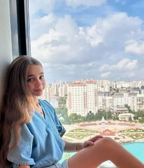 Nisa Sofiya Aksongur kimdir?