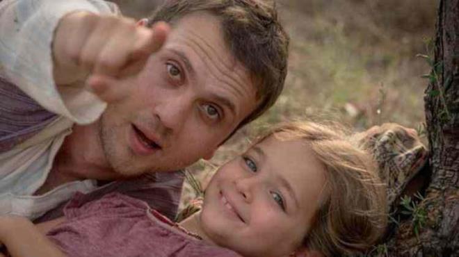 Aras Bulut ynemli, Deniz Baysal, Yurdaer Okur, lker Aksum gibi nl isimlerin bir araya geldii 7.Koutaki Mucize filminde Aras Bulut ynemli'nin kz Ova'y oynayarak adndan sz ettiren Nisa Sofiya Aksongur'un son halini grenler inanamad. imdilerde 13 yanda olan Nisa Sofiya Aksongur'un son haline gelin bakalm...