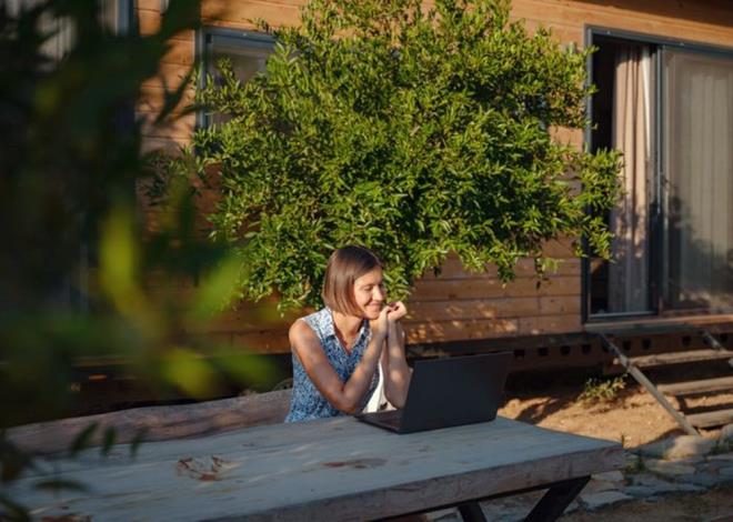 YENLKLERE AIK OLUN    Zor zamanlardan geerken olaylara farkl bak asyla yaklamak sizin iin bir frsat olabilir. Bu sebeple farkl dnerek farkl sonular elde etmeyi deneyin.