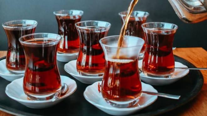  yerlerinde ve birok evde neredeyse her daim ay kaynamaktadr. ay kimileri iin bamllktr. ay imeden duramayan insanlar vardr. ay retimi olarak Trkiye dnyann ilk sralarnda olduu gibi tketiminde de dnyann ilk sralarndaki yerini almtr. Peki ayn zamanda doru zamanda ve doru ekilde imenin byk farklar oluturabileceini biliyor muydunuz? te kanszla yol aan ay ime ekli