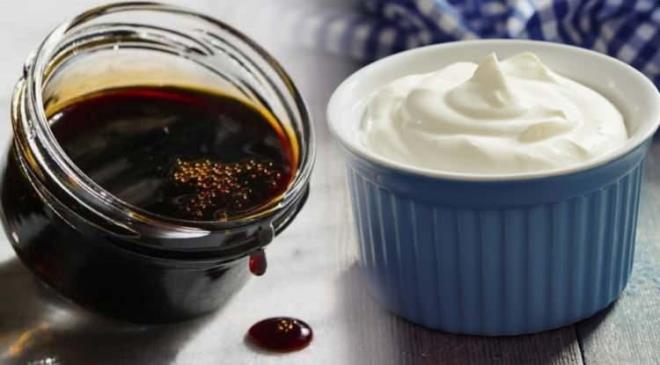 Sindirim sistemine olduka faydas olan yourt tketimi sal glendirmek iin tercih edilen yiyeceklerden. Ayn zamanda vitamin ve mineral asndan gl bir kaynak olan pekmez, yourtla birleince vcut sal iin olumlu sonular ortaya karyor.