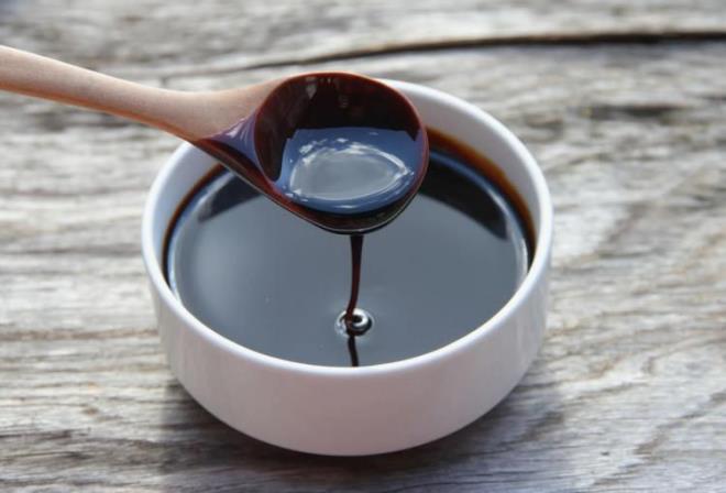 Doal eker ieren pekmez, enerji artrabilir ve yorgunluu azaltabilir. Pekmezin ieriinde bulunan antioksidan, baklk sistemini glendirmeye yardmc olur.