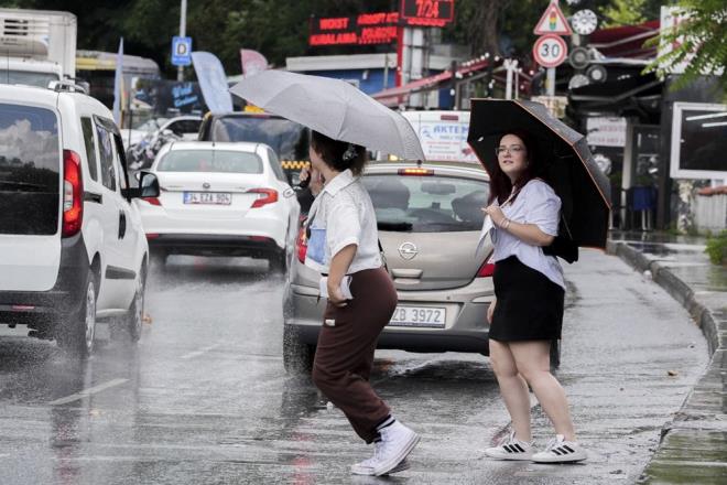 Macit, yarn Karadeniz Blgesi, Marmara'nn dousu, Dou Akdeniz'in i kesimleri,  Anadolu'nun bats ve Dou Anadolu blgesinin kuzey ve dousunda yerel gk grltl saanak ya beklediklerini syledi.