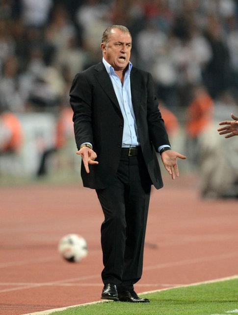 <p><b>6 Eyl�l Cuma-Saat 22:54 (Andorra ma�� sonras�):</b></p>  <b>�nal Aysal:</b> "Tebrikler hocam, her�ey g�nl�nce olsun. �ok zevkli bir ma� oldu. Tak�m uykudan uyanm�� gibi idi. Devam� art�k Romenlerin ba��na. Sevgiler"  <p><b>Fatih Terim:</b> "Te�ekk�rler ba�kan in�allah dedi�iniz gibi olur, romanyaya beklerim, ssvgiler.."</p>