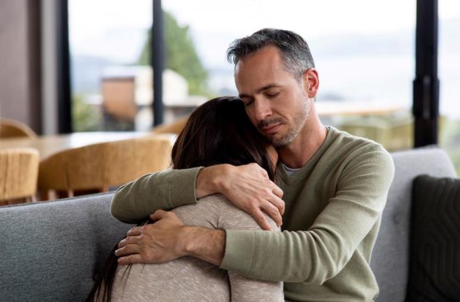 YENGE BURCU    Zodyan en duygusal burlarnn banda gelen yenge burlar, zellikle aileleri sz konusu olduunda epey fedakarlardr. Sevdikleri insanlarn huzurlu ve konforlu hissetmelerine nem verirler.