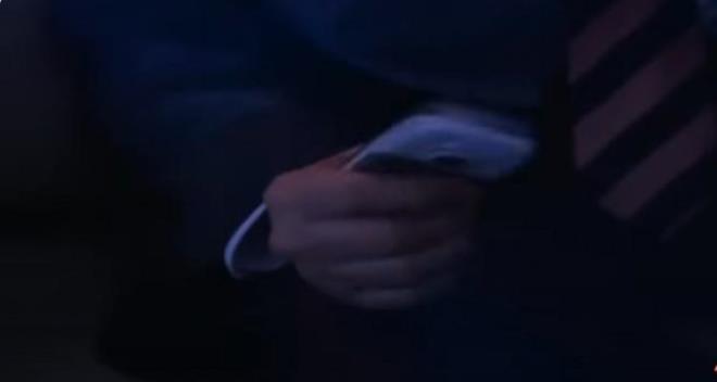 Bu blmde, Samuel Vanunu karakterinin telefonuna gelen bir mesaj sonras patlamann yaanmas dikkat ekmiti.