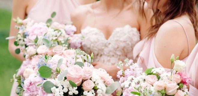 PROFESYONEL NED�ME    D���nlere ki�isel asistanl�k hizmetleri veren �irketler, yeterince arkada�� olmayan gelinlerin kendilerini yaln�z hissetmemeleri i�in profesyonel nedimeler g�nderiyorlar.