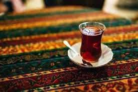 Uzun s�re bekleyen �ayda bakteriler �reyebilir, bu da sindirim sorunlar�na veya enfeksiyonlara yol a�abilir. Bayat �ay, zamanla baz� zararl� bile�ikler geli�tirebilir.    Uzun s�re bekleyen �ayda bakteriler �reyebilir, bu da sindirim sorunlar�na veya enfeksiyonlara yol a�abilir. Bayat �ay, zamanla baz� zararl� bile�ikler geli�tirebilir.