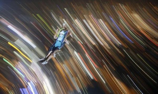 Malezya'daki Kuala Lumpur g�kdeleninde d�zenlenen Uluslararas� kule atlay�� yar��mas� ilgin� g�r�nt�lere sahne oldu.