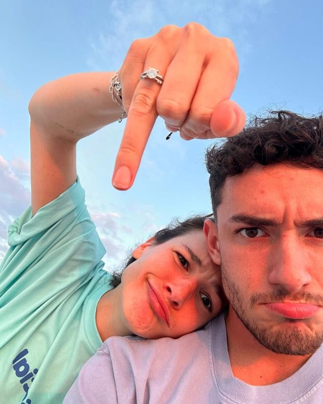 Mutluluklar ksa sren ikiliden Blkba, ardndan Ogeday Giriken ile yeni bir aka yelken amt.