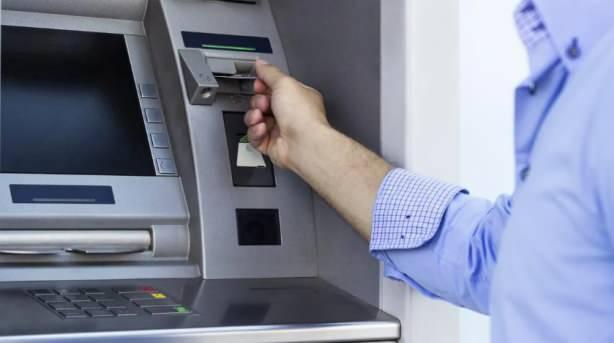 ATM'LERDE BU FRELERE YASAK GELYOR    Eer ATM kullanclar, belirlenen yasakl ifrelerden birini kullanyorsa, ifrelerini deitirmek zorunda kalacak.