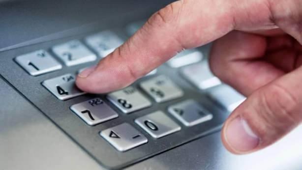 Yeni dzenlemeye gre artk; tahmin edilmesi kolay ifreler, yakn zamanda ATM'lerde kullanlamaz hale gelecek.