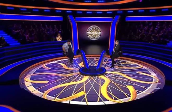 ATV ekranlarnn sevilen bilgi yarmas Kim Milyoner Olmak ster, yeni sezonda Oktay Kaynarca'nn sunumuyla devam ediyor.