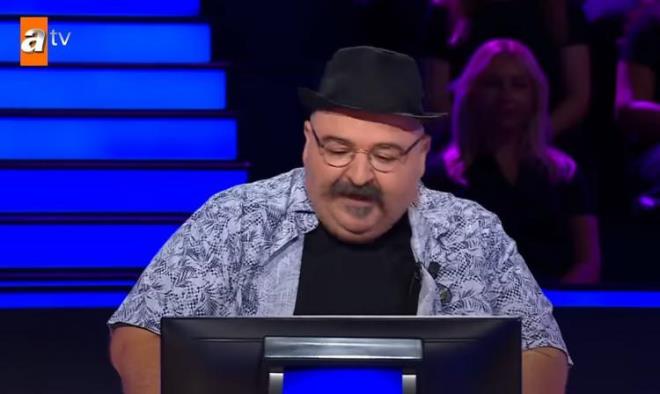 BARAJLARI BR BR GET    Oyunculuk mesleini icra eden Mehmet Er isimli yarmac, baraj sorularn hzla geerek 200 bin TL deerindeki soruya ulat.