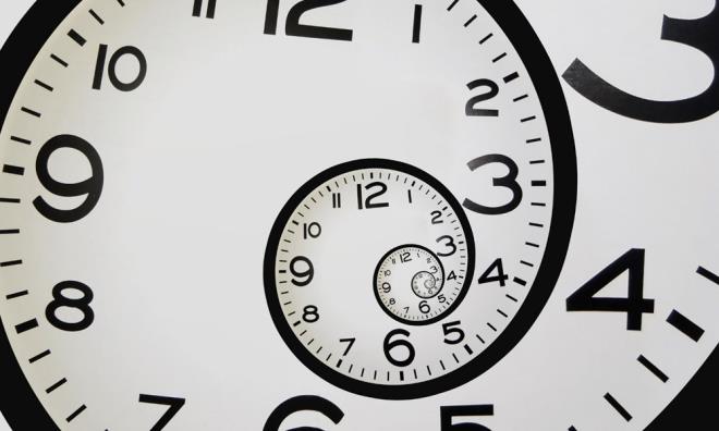 Toronto niversitesi?nden bir aratrma ekibi, atom uyarmn anlamak amacyla fotonlarn (n paracklar) davranlarn yedi yl boyunca inceledikten sonra "negatif zaman" kavramn kefetiklerin iddia etti.     Bu, bir malzemenin emdii fotonlarn, iindeki atomlarla etkileimleri nedeniyle malzemeden kmadan nce bir zaman gecikmesi (grup gecikmesi olarak da bilinir) yaad yer.    Foton, Modern Fizik'te k, radyo dalgalar gibi elektromanyetik radyasyonu ieren Elektromanyetik Alan kuantumu yani n temel birimidir.